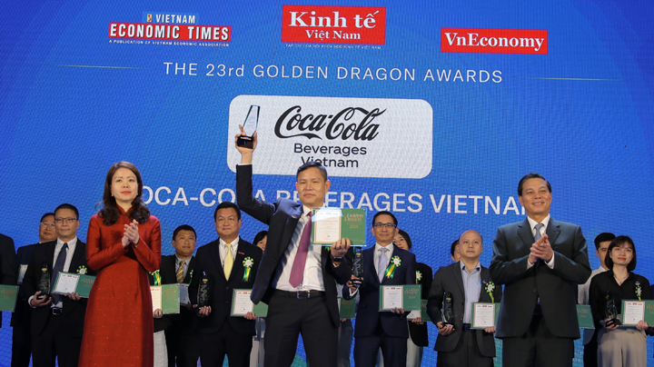 Vietnam Team Honoured as Outstanding Foreign-invested Enterprise Vietnam Team Honoured as Outstanding Foreign-invested Enterprise