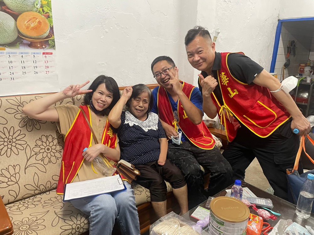 During the first phase of the initiative, employees contributed about 800 hours of volunteer service, giving back to society through taking action.