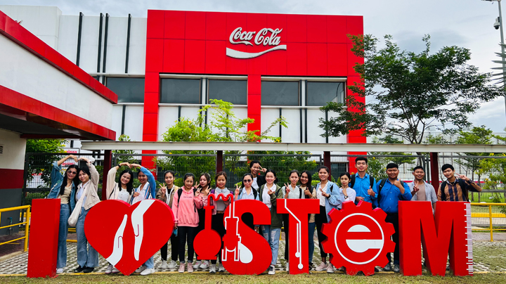 Innovative STEM-themed plant tour inspires next generation Innovative STEM-themed plant tour inspires next generation